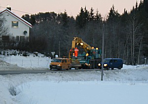 Mesta og Hitra kranservice ved Skjøtskifte. Foto: Marit Mjøen