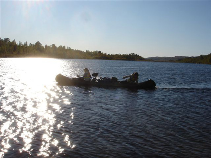 Speiderne på kanotur til Krokvatnet i Surnadal