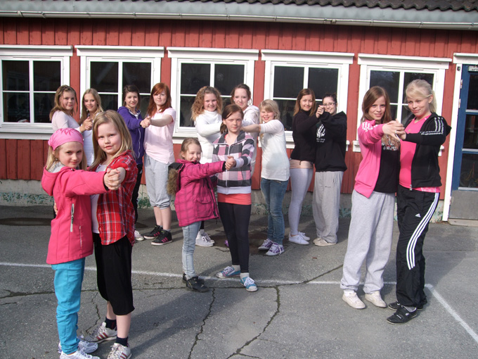 Dansetrening i vårsol