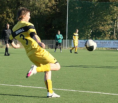 Tung avslutning av kampen for junior.