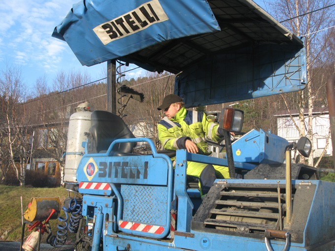 Asfaltlegging i Bergslia