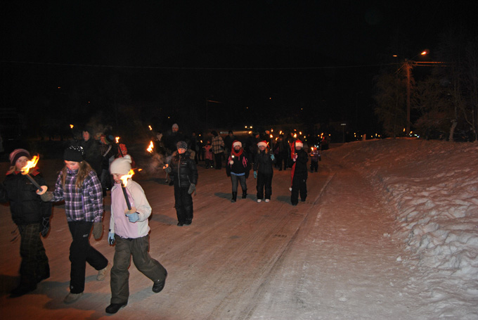 Julegrantenning på Storås