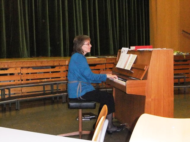 Hilde_trakterte_pianoet