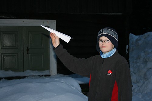John Syrstad vant papirflykonkurranse. Foto: Sondre Konradsen Syrstad