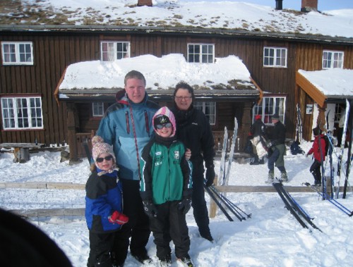 Påsketur med onkel Robert og bestemor Gunn. Foto: Hans Magne Steogedal