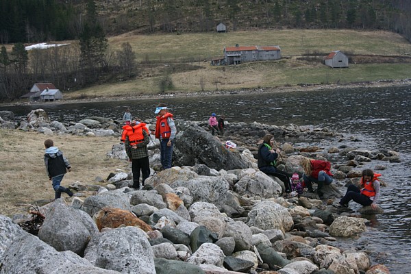 Speiderne på sjøtur til Bæverfjord. Foto: Ingrid Mjøen