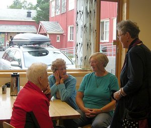 Prat og kaffe på Rennebumartnan 2008. Foto: Aud Inger Kalseth