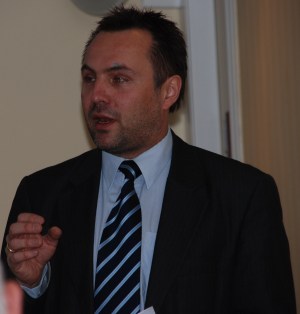 Fylkesordfører Tore O. Sandvik