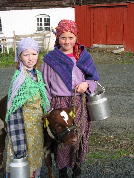 Budeien i resgrenda: Charlotte Borchsenius og Kjersti Rian. Foto: Ragnhild Borchsenius.