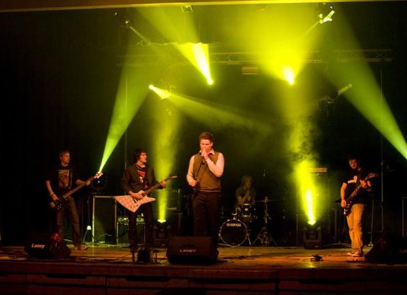 Are Hembre og Mist. UKM 2008. Foto: Meldal Fotogruppe