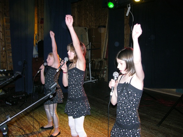 Karin_Steigedal_bakerst,_Ragnhild_Aa_og_Kristin_Lyngen_1.jpg