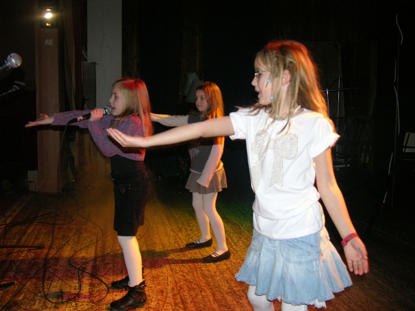 Oda_Resell__n__rmest___Marit___sthus_og_Marte_Aa.jpg