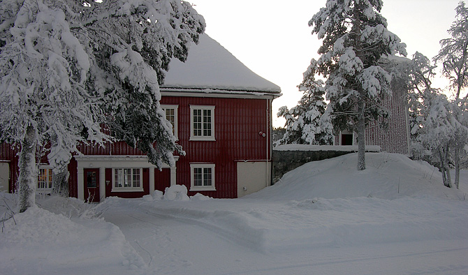 Løkken kirke i vinterdrakt. Foto: Aud Inger Kalseth