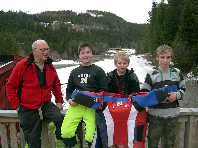 Lagleder Anders sammen med rekruttene Stein, Ola og Arne