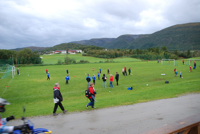 Publikumsvennlig fotball i Lensvik