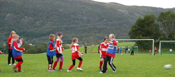 Publikumsvennlig fotball i Lensvik