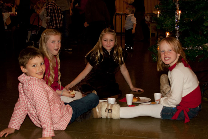 Trivelig juletrefest