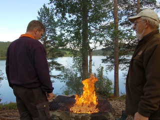 Ronny Engan og Eirik Vaslag fyrte opp storgrillen 