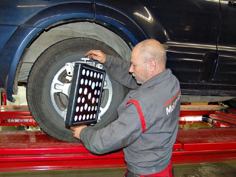 Reflektorene monteres  