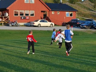 Full fart hele kampen 