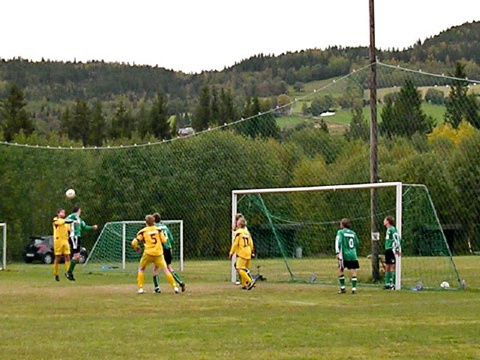 Meldal i angrep  