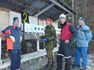 Ildsjeler på dugnad. Fra venstre: Martin Muan, Bjarne Lund, Olav Kvam og Jan Roger Østhus 