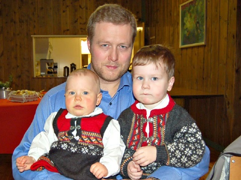 Ola Storås med Mari og</div>
            </div>    
        </article>
        
        
    </div>
    <div class=
