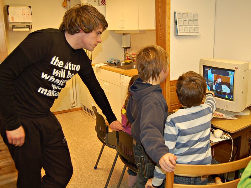 Spennende foran PC´en  