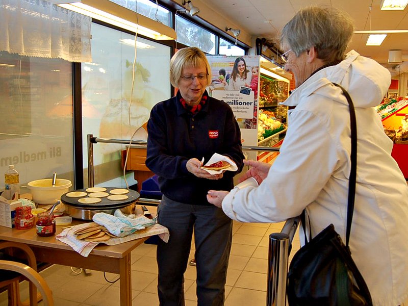 Versågod Elsa, kaffen står på bordet! 