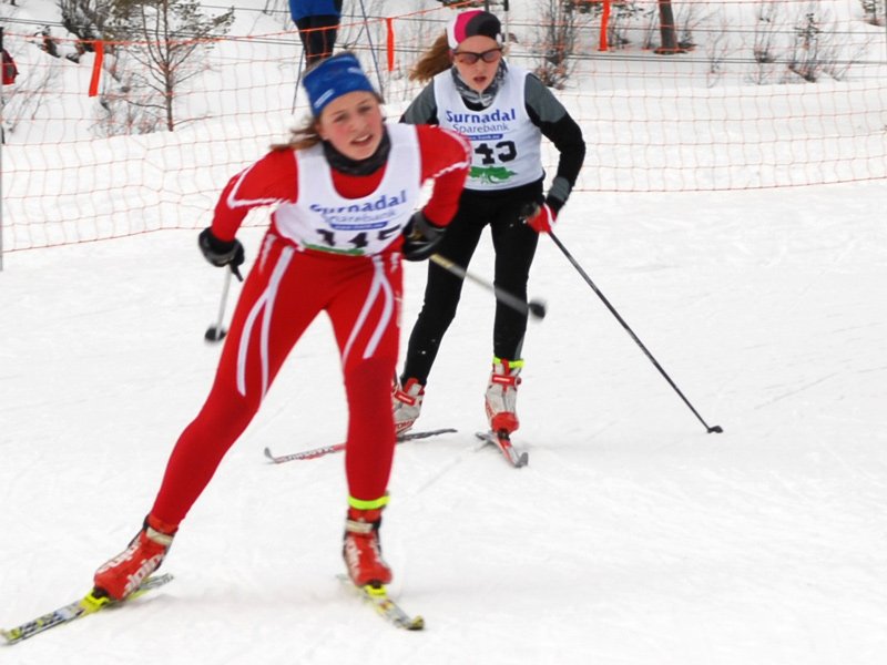 Her kommer Ingrid bakerst 