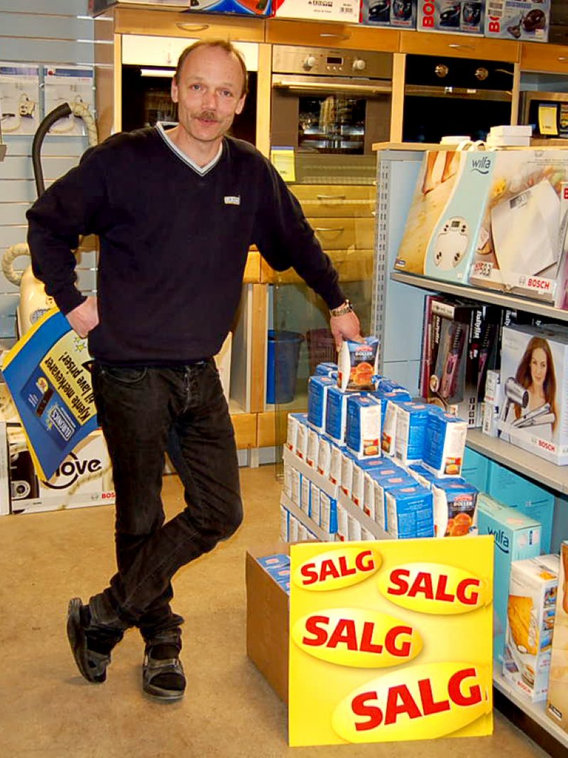 Sjelden vare hos Euronics, men alt bollemelet skal ut, sier Frode.  