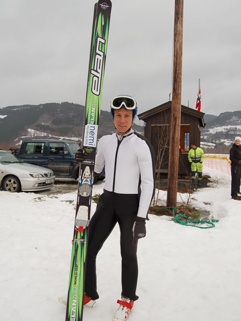 Jan Christian Bjørn satte ny bakkerkord på 120.5 meter  