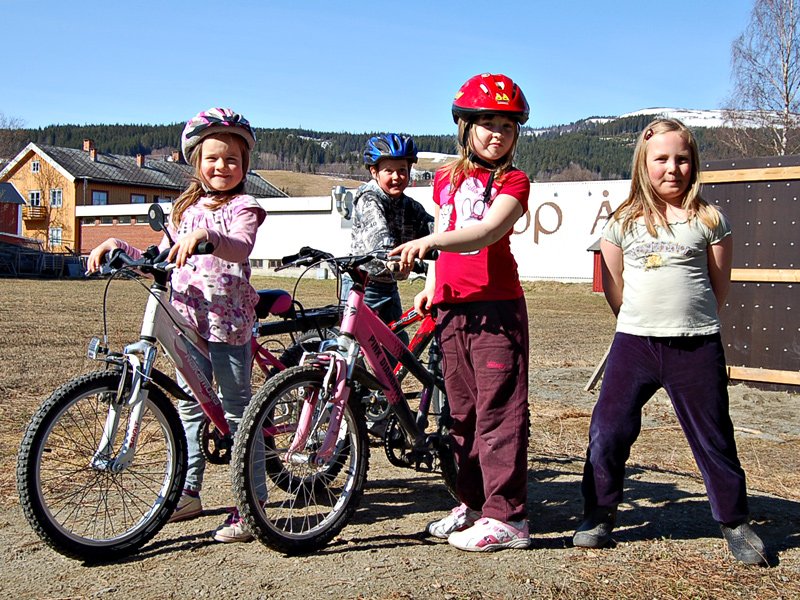 Emma, Silje Marie, Håkon og Silje  