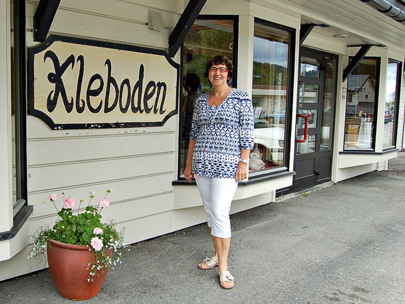Anne Grete er fornøyd med butikken sin  