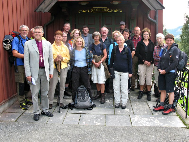 Samling på kirketrappa 