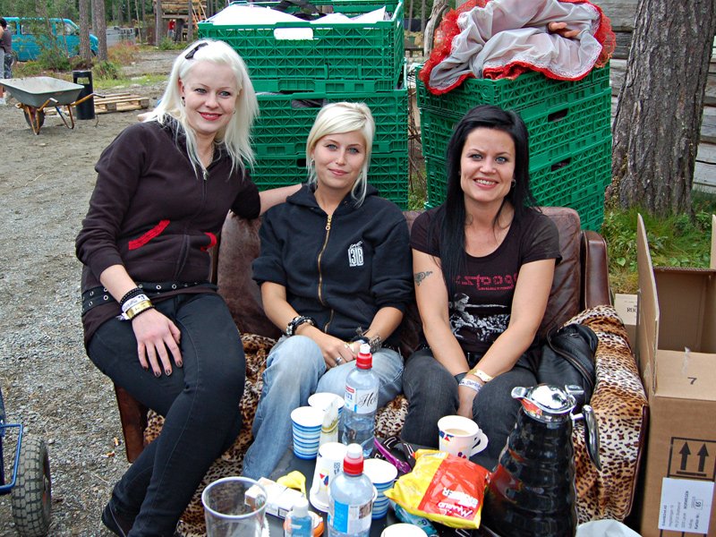 Vibeke, Hanne og Gunn tar seg et 5-minutt </div>
            </div>    
        </article>
        
        
    </div>
    <div class=