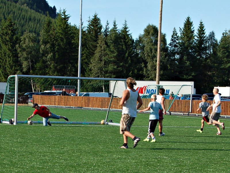 Sondre scorer et flott mål  