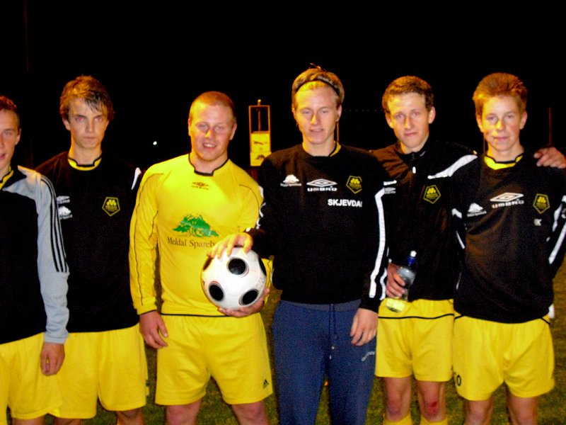 Målscorere: F. v. Andreas Kvam, Einar Rikstad, Håkon Ramstad, Eirik Skjevdal, Ola Emil Belsås og Knut Kåre Brøndb  