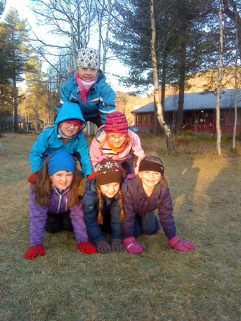 Jentene lekte Cirkus 
