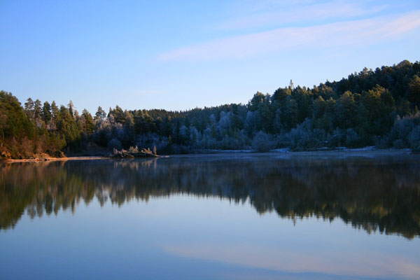 Holmen_i_vatnet.jpg
