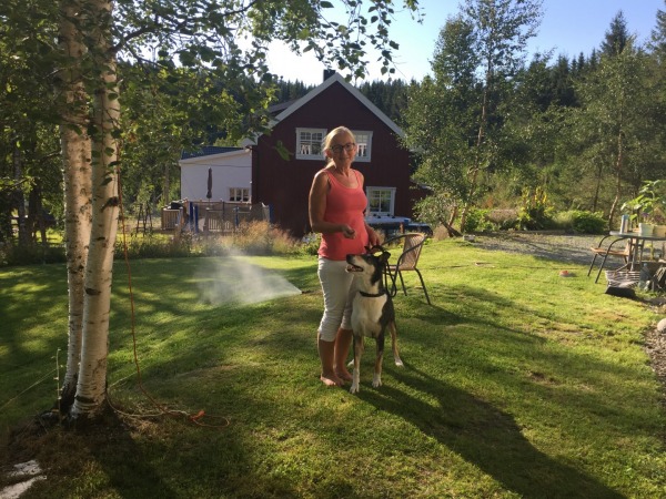 Jorunn Loseth og hunden Arthur 1